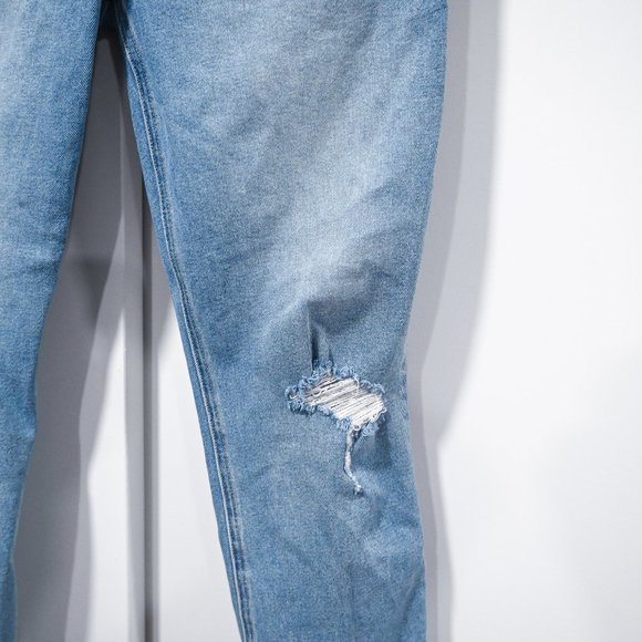 GRLFRND PIPER SUPER HIGH RISE SLIM Destroyed Jean in Size 31 | Size 31 - Picture 3 of 11